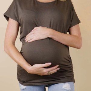 Women’s maternity, short sleeve ruched sides shirt